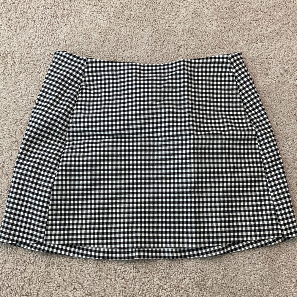 Urban Outfitters Mini Skirt - Size Medium
